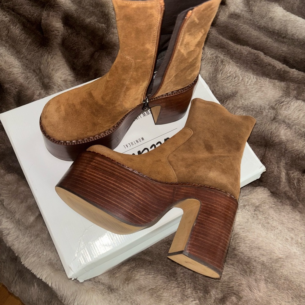 L'INTERVALLE Tan Suede Heeled Boots